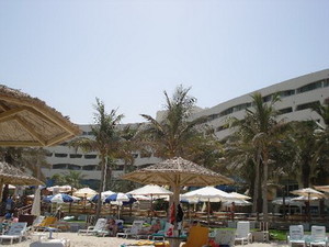 Территория отеля Sharjah Grand image preview