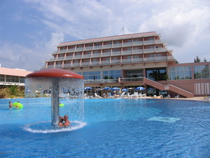 Открытый бассейн image preview