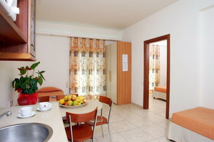номер с кухонным блоком отеля Pela Sophia Apartments 3*