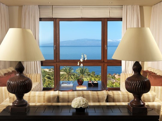 Royal living room image preview