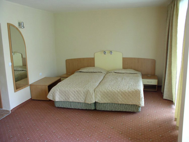 Standard room large