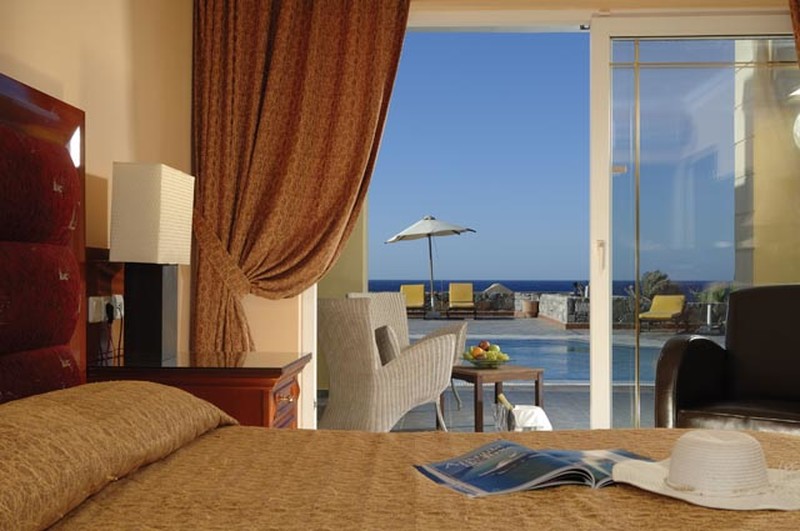 VIP Room Sea View & Sharing Pool