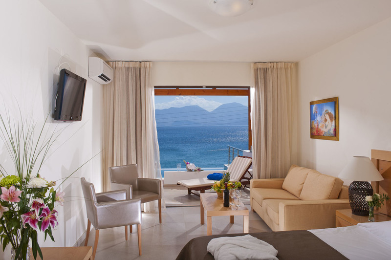 Superior room with pool
