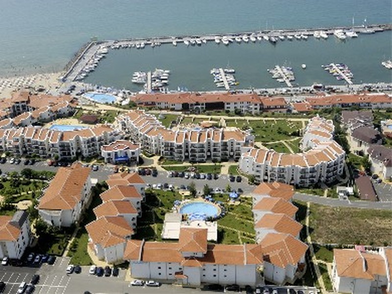 LAZUR I