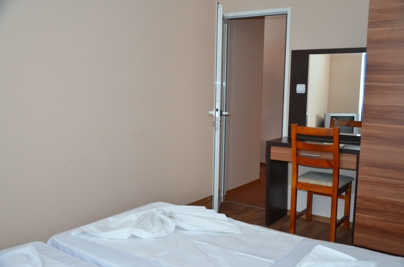 Apartment 2/Apartment 4