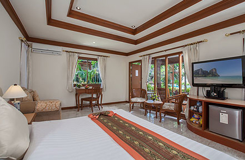 Grand Deluxe Building