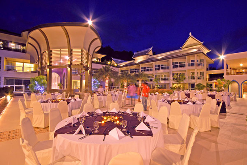 Sumptuous seafood and beachfront views to savour