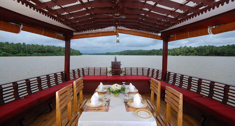 HouseBoat