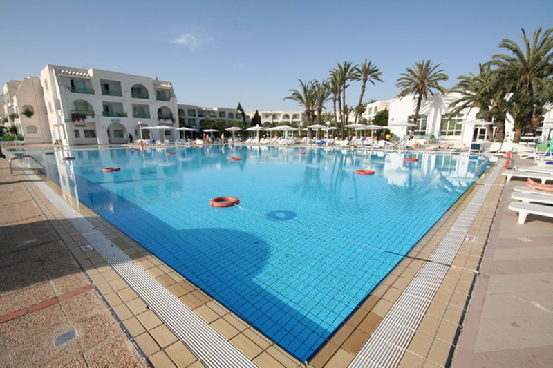 Открытый бассейн в отеле El Mouradi Club Kantaoui 4*