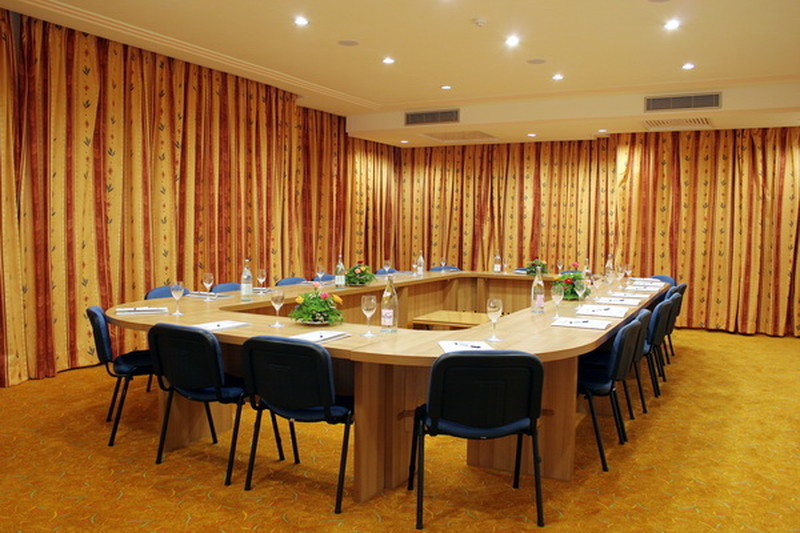 Комната для переговоров в отеле El Mouradi Club Kantaoui 4*