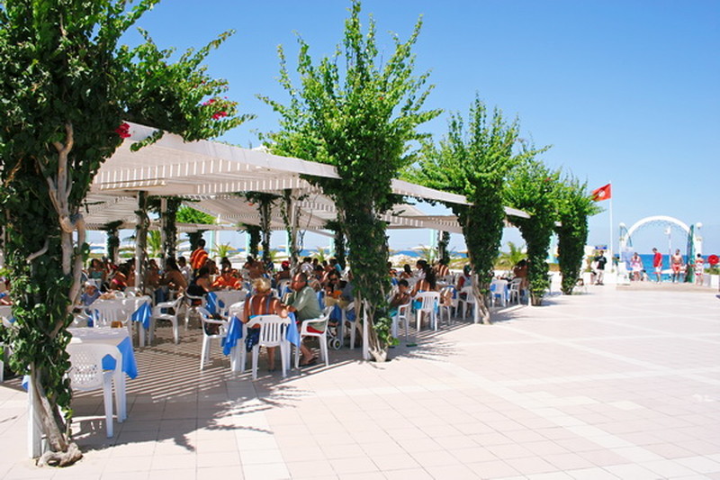 Ресторан на пляже в отеле El Mouradi Palace 5*