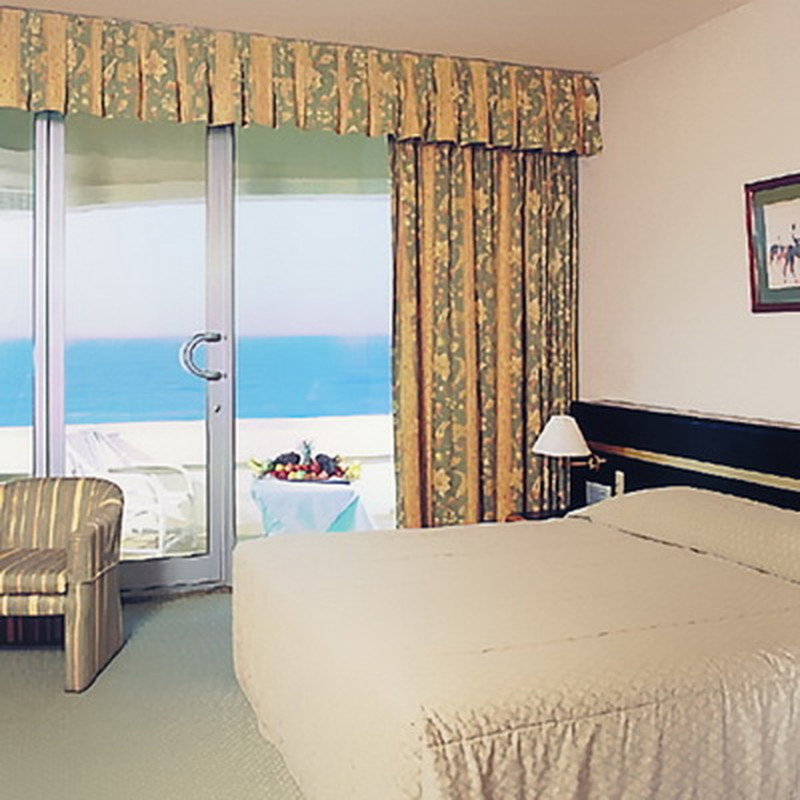 Стандартный номер отеля Sharjah Grand