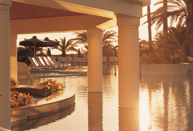 Pool Bar