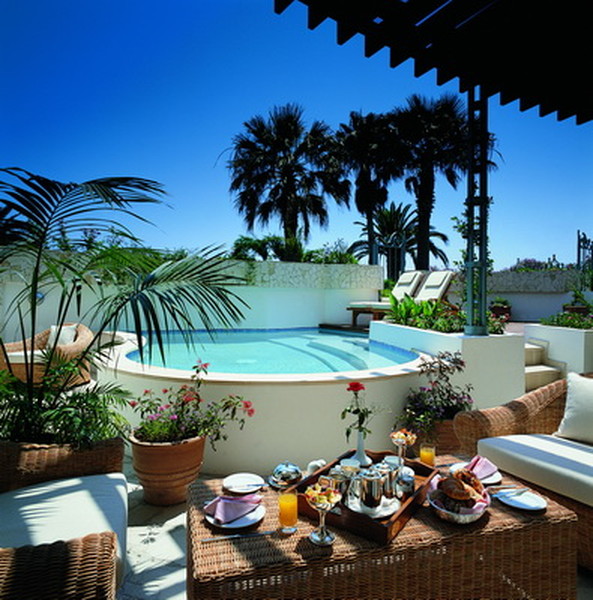 Dionysos Suite Pool