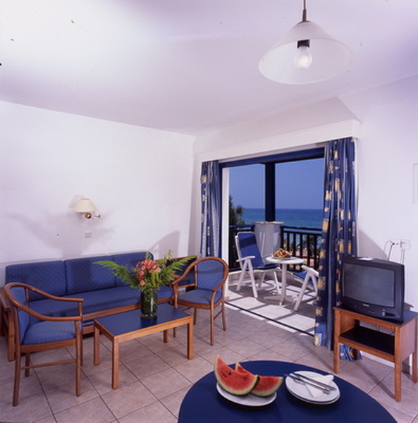 Гостиная в номере one bedroom