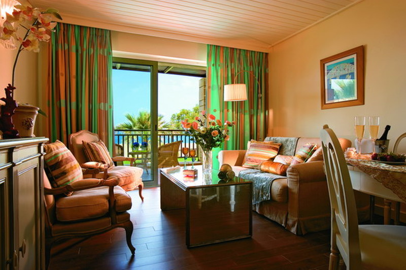 Deluxe one Bedroom Bungalow Suite