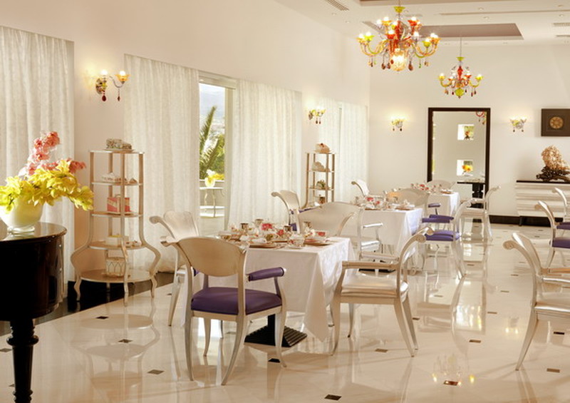 OH All suite hotel. Ресторан