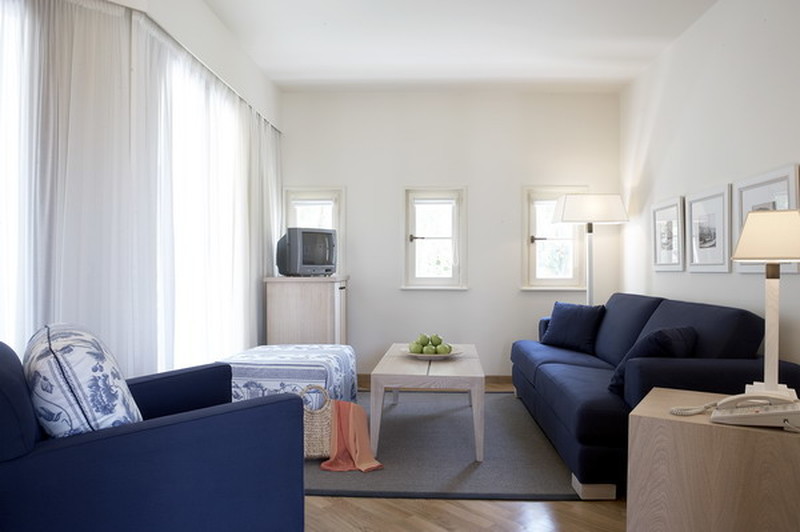 Suite-Living Room