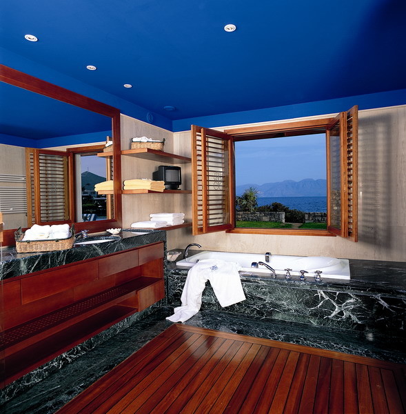 Grand Suite (bathroom)