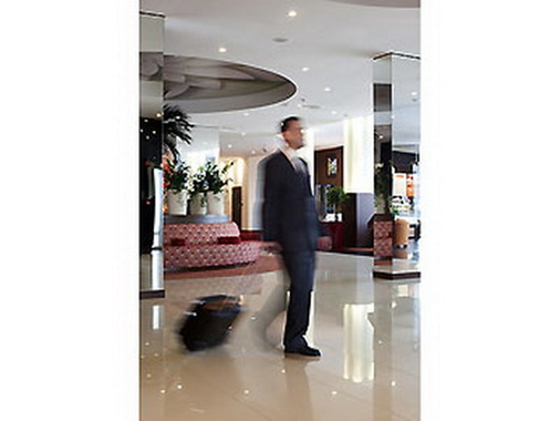 Холл Ibis Al Barsha 