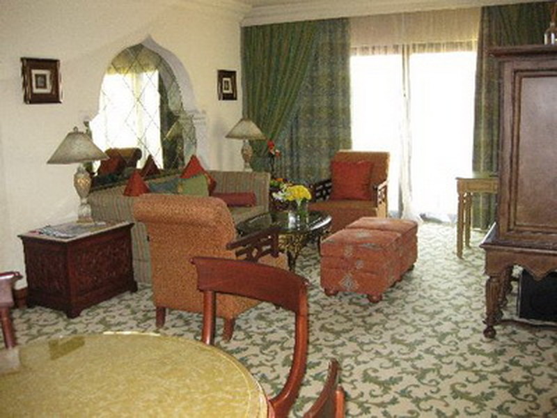 lounge in suite