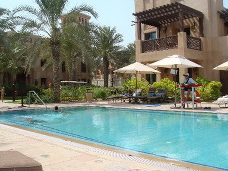 The private pool for the summerhouses
