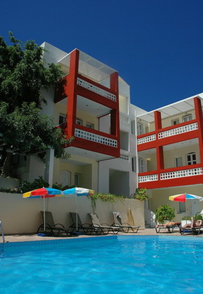 бассейн отеля Troulis Apartments 