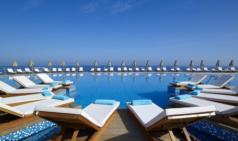 бассейн отеля SENSIMAR Royal Blue Resort & SPA