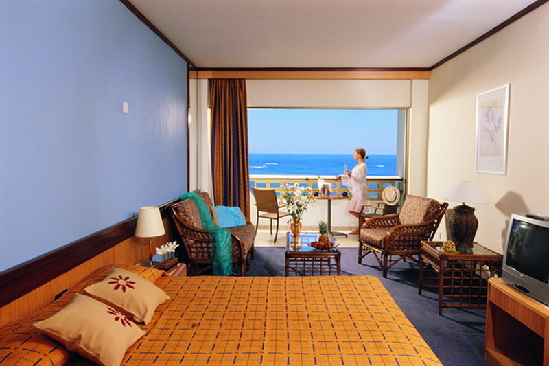 SUPERIOR ROOM
