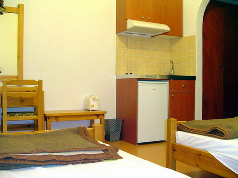 кухонный уголок в отеле Thisvi Hotel 2* 
