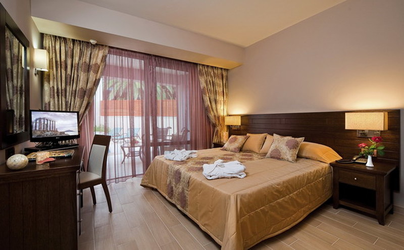 номер отеля Porto Platanias Beach Resort