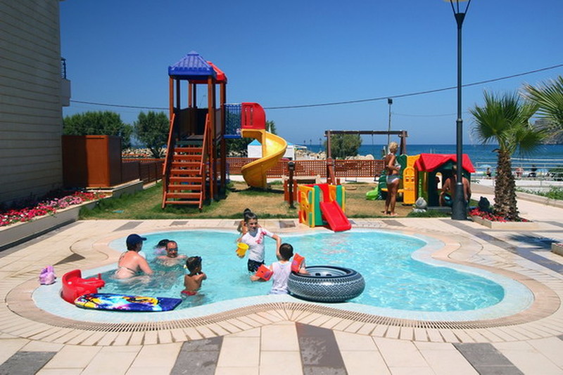 детский бассейн отеля Porto Platanias Beach Resort