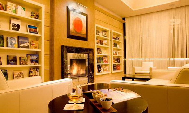 Lobby Bar