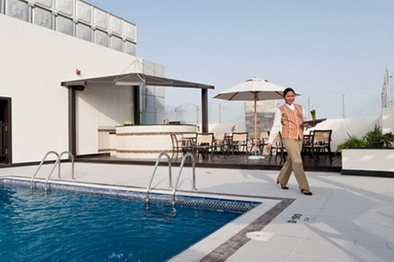 Бассейн Al Nawras Apartments by Auris