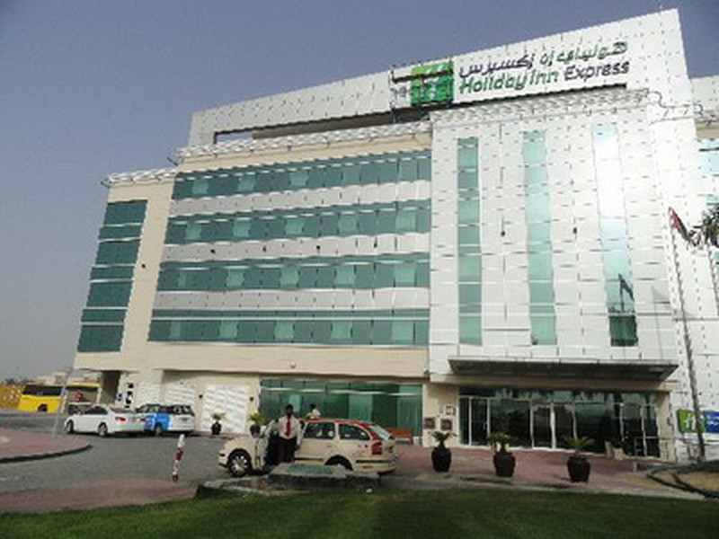 2* Holiday Inn Express Airport