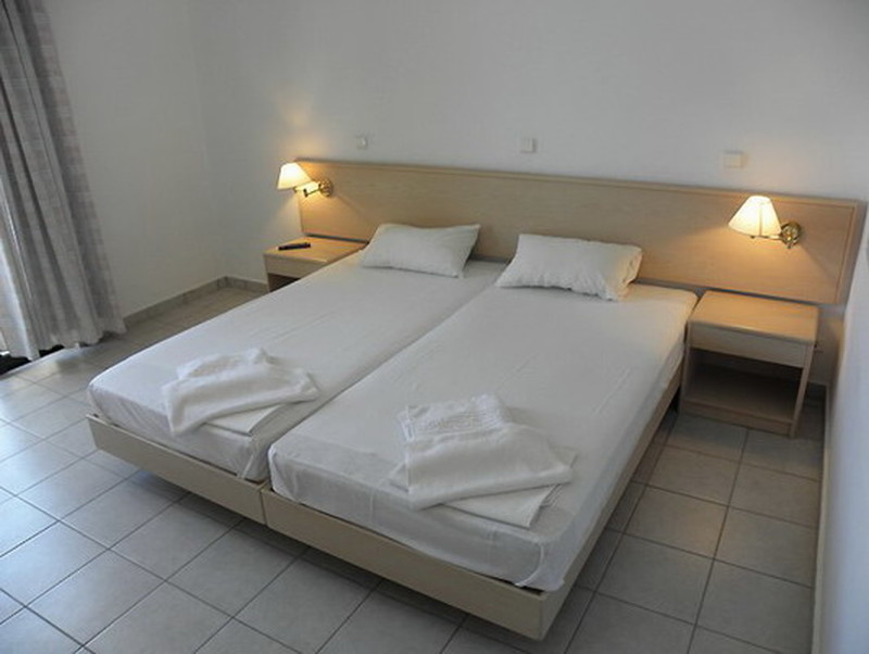 номер отеля Flora Beach Hotel Studios
