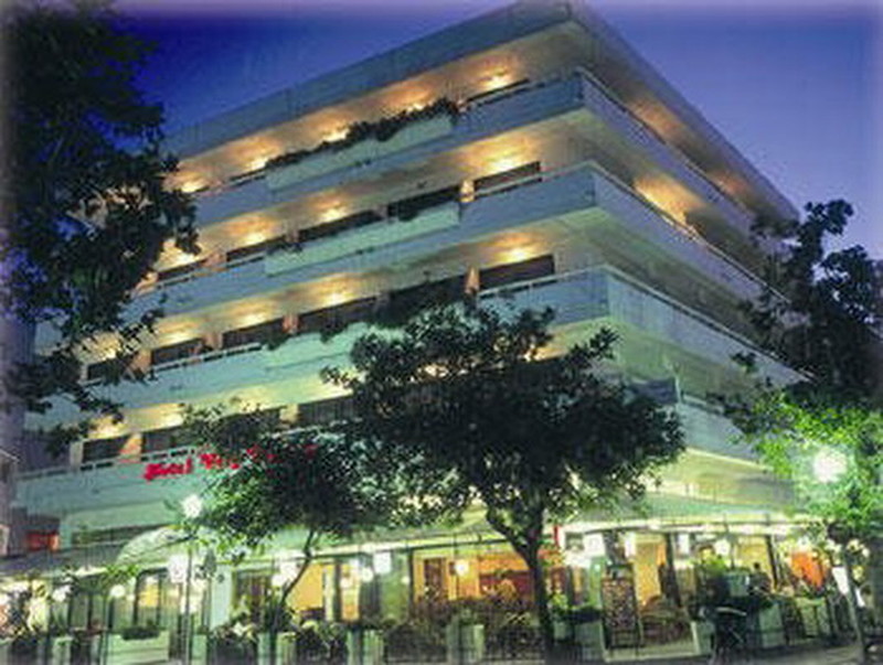 здание отеля City Center