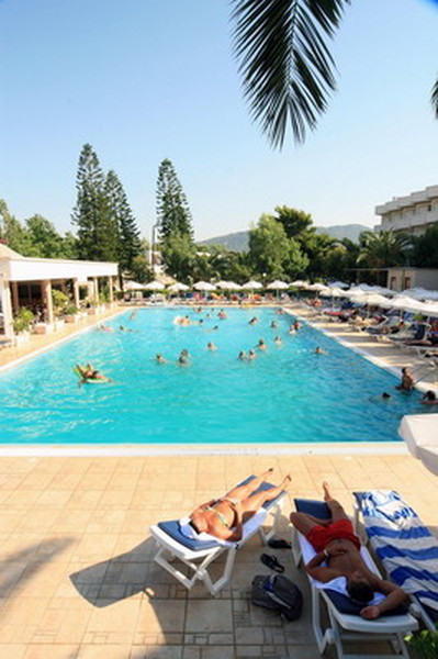 бассейн отеля Ialyssos Bay