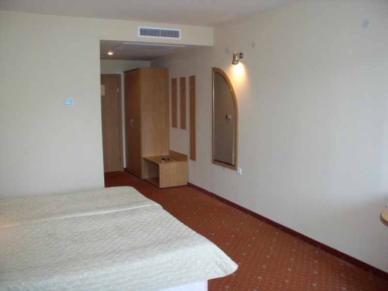 Standard room large