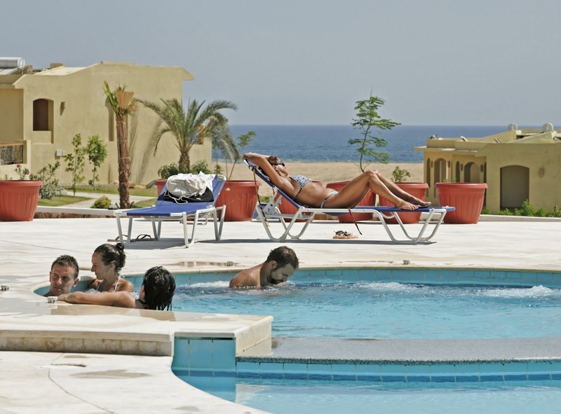 The three corners fayrouz. The three Corners Fayrouz Plaza. The three Corners Fayrouz Plaza Beach Resort 5 отзывы. Расположение корпусов the three Corners Fayrouz Plaza Beach Resort 5*. Fayaz Plza гастиница хостел.