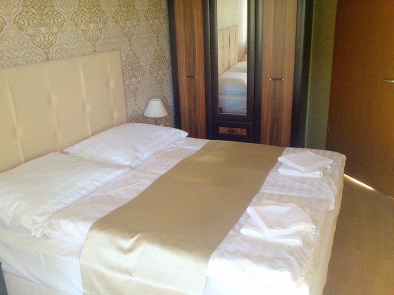 1000 home