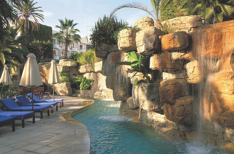 Annabelle - Grotto & Waterfall