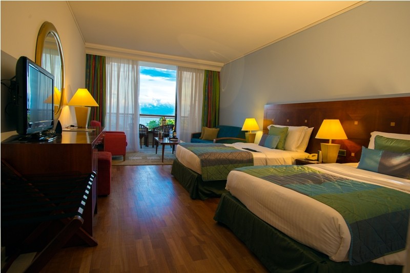 Family Pool & Sea View room