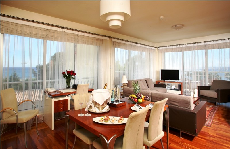 Royal Spa Suite Living Room