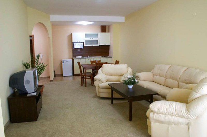 Apartment 2/ Apartment 4