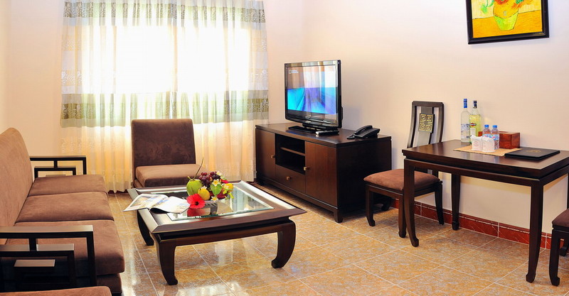 Executive Suite-Living room