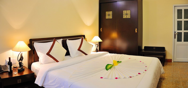 Junior suite bedroom