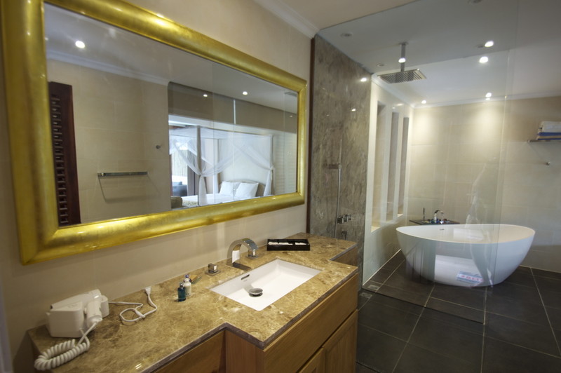 POOL VIEW SUITE
