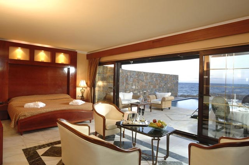 Executive Suite Sea view with Private Pool