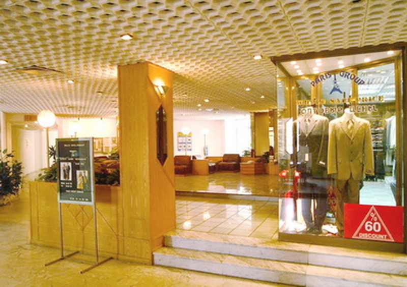 Холл отеля Beach Hotel Sharjah